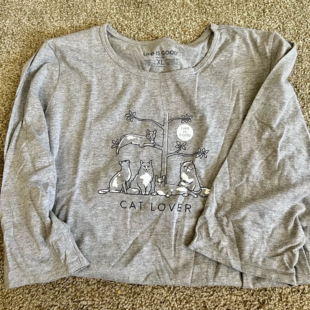 Never worn Life Is Good cat shirt, XL